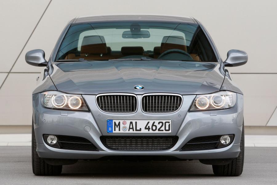  BMW 330d 2009 года  (фото 8 из 12)
